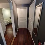 Lovely 2 Bedroom With Free Parking Апартаменты
