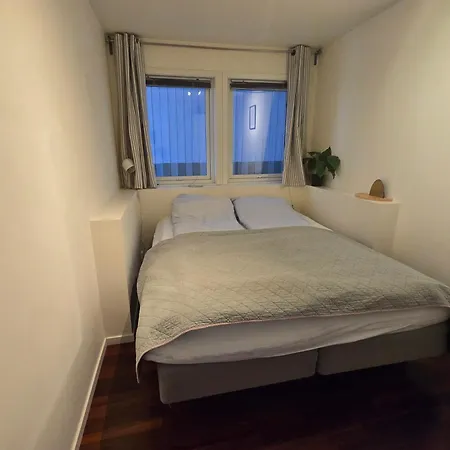 Apartmán Lovely 2 Bedroom With Free Parking *