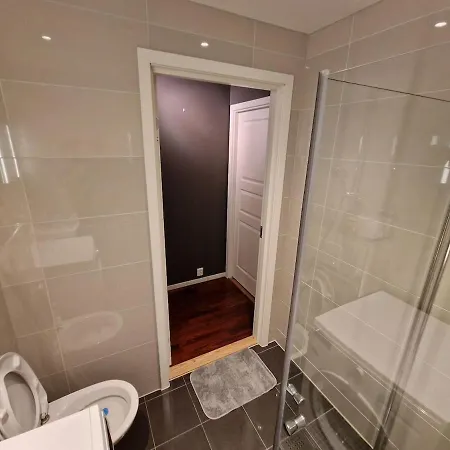 Lovely 2 Bedroom With Free Parking Apartmán