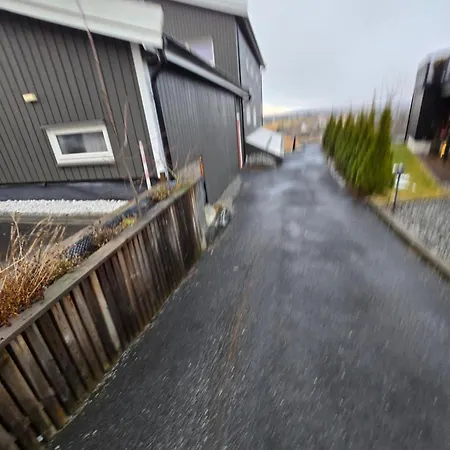 Lovely 2 Bedroom With Free Parking *