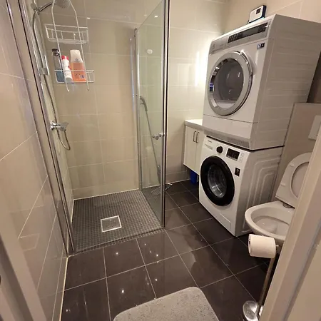 Daire Lovely 2 Bedroom With Free Parking