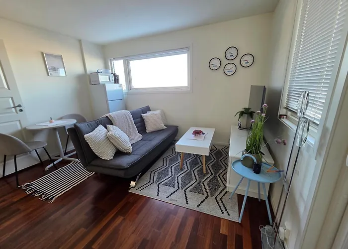 Daire Lovely 2 Bedroom With Free Parking Gjerdrum