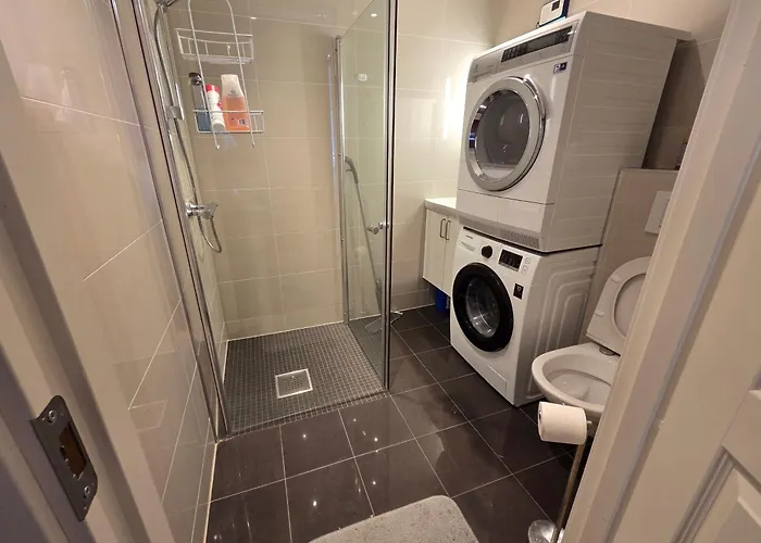 Daire Lovely 2 Bedroom With Free Parking